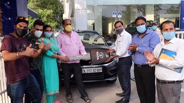 லாக்டவுண் தடையை தாண்டி தந்தையை ஆச்சரியப்படுத்திய இளைஞர்... என்ன செய்தார் தெரியுமா?