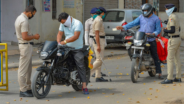 சமூக விலகலை மீறினால் ஆப்பு... வாகனங்களில் பயணிப்பவர்களுக்கான அபராதம் அறிவிப்பு... எவ்ளோ தெரியுமா?