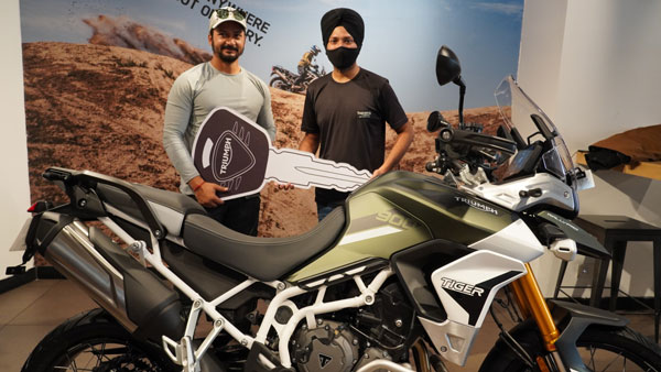 2020 ட்ரையம்ப் டைகர்900-ன் டெலிவிரிகள் துவங்கின.. வீட்டிற்கு ஓட்டிசென்ற உரிமையாளர்கள் இவர்கள்தான்...