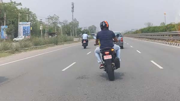 கேடிஎம் 390 அட்வென்ஜெர் பைக்கின் போட்டி மாடல்... 2021 பிஎம்டபிள்யூ ஜி310 ஜிஎஸ் சோதனை ஓட்டம்...