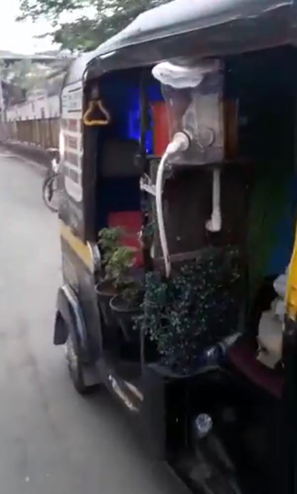 ஆனந்த் மஹிந்திராவையே ஈர்த்த ஆட்டோ... கொரோனா போராளியாக மாறிய மூன்று சக்கரக்காரன்... வீடியோ!