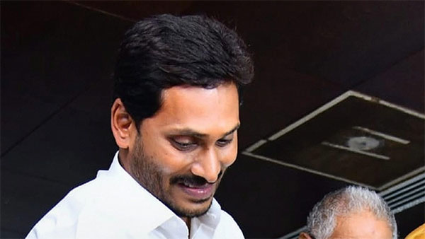 மீண்டும் இந்தியாவையே பொறாமை அடைய வைத்த ஆந்திர அரசு... மக்களின் மனதில் நீங்க இடத்தை பிடித்த ஜெகன் மோகன் ரெட்டி!