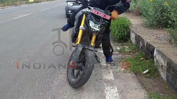 பிஎம்டபிள்யூ எஃப்900 ஆர் பைக்கிற்கு இணையான ஹெட்லைட் உடன் பிஎஸ்6 ஜி310 ஆர்... மீண்டும் சோதனை...