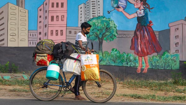 தினமும் 40 கிமீ சைக்கிள் ஓட்டும் சென்னை போலீஸ்காரர்... காரணம் தெரிஞ்சா இனி பைக்கை தொடவே மாட்டீங்க...
