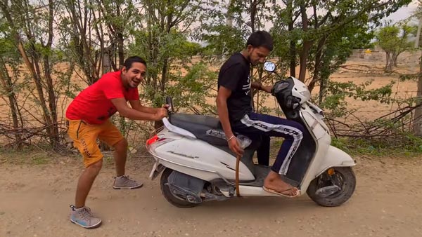பெட்ரோலுக்கு பதில் பாடி ஸ்பிரே... அடுத்து நடந்ததுதான் ஆச்சரியத்தின் உச்சம்... இதை நீங்க நம்பவே மாட்டீங்க!