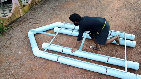 பியூசி பழுப்பால் உருவான ரிமோட் கன்ட்ரோல் படகு... ஒட்டுமொத்த இந்தியாவையும் மெர்சலாக்கிய கேரள சேட்டன்கள்!
