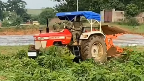 யாருமே எதிர்பாக்காத ஒன்னு... சூப்பரான டிராக்டரை விலைக்கு வாங்கிய தல டோனி... ஆச்சரியத்தில் ரசிகர்கள்