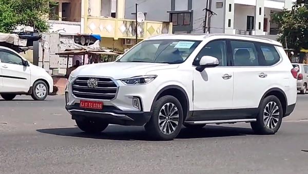 நான்காவது தயாரிப்பை களமிறக்க தயாராகும் எம்ஜி... க்ளோஸ்டர் பொது சாலையில் சோதனை...