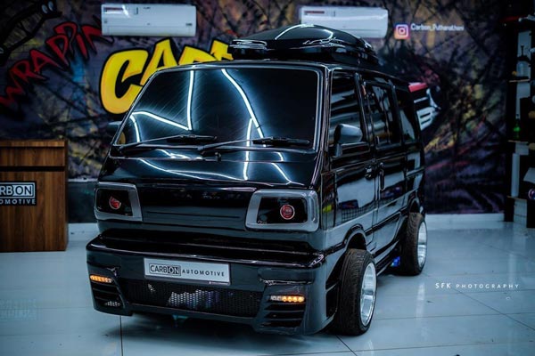 விதிமீறலின் முழு உருவமாக மாறிய மாருதி ஆம்னி... ஆனாலும் இந்த கருப்பு ராட்சசன ரசிக்காம இருக்க முடியல!!!