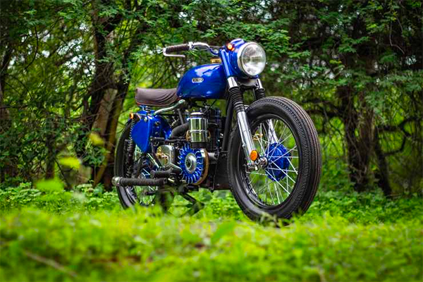 இந்த பைக்கின் அழகை ரசிக்க இரு கண்கள் போதாது! நவீன தோற்றத்திற்கு மாறிய 1959 டீசல் எஞ்ஜின் ராயல் என்ஃபீல்டு...
