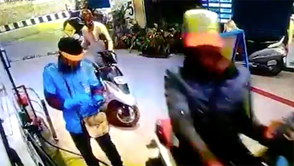 ஆடிப்போன பங்க் ஊழியர்... காசு இல்லாமல் பெட்ரோல் போடுவதற்காக இளைஞர் செய்த ட்ரிக்... என்னனு தெரியுமா?