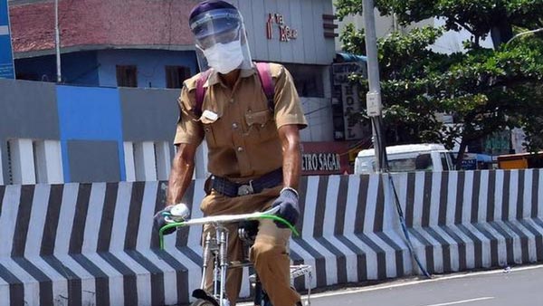 தினமும் 40 கிமீ சைக்கிள் ஓட்டும் சென்னை போலீஸ்காரர்... காரணம் தெரிஞ்சா இனி பைக்கை தொடவே மாட்டீங்க...
