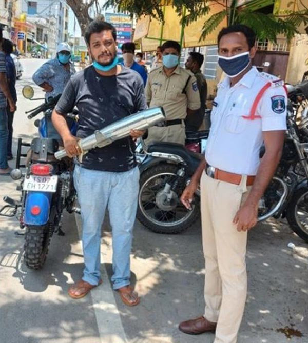 காதை கிழிக்கும் சத்தம்... ராயல் என்பீல்டு பைக் ஓனர்களின் வாலை ஒட்ட நறுக்கிய போலீஸ்... சூப்பர் ஆக்ஸன்