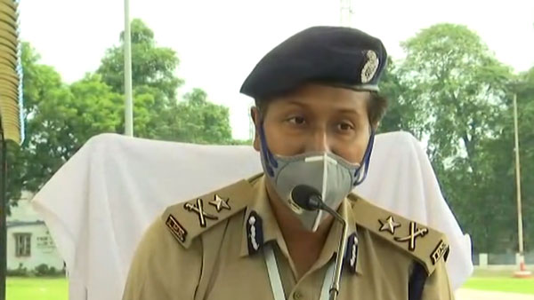 தோண்ட தோண்ட கிடைக்கும் பல கோடி மதிப்பிலான சொகுசு கார்கள்... எம்பிஏ பட்டதாரிகள் செய்ய கூடிய வேலையா இது!