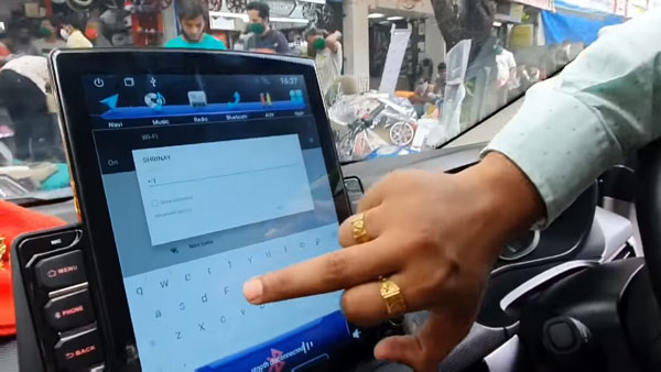 டெஸ்லா கார்களுக்கு இணையான தொடுத்திரை உடன் டாடா நெக்ஸான் கார்... பிரம்மிக்க வைக்கும் வசதிகள்...