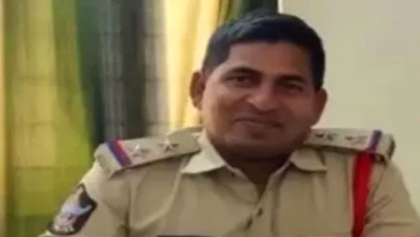 கடத்தல்காரர்களை பிடிக்க காரின் முன் பகுதியில் தொங்கியபடி சென்ற எஸ்ஐ... உள்ளே என்ன இருந்தது தெரியுமா?