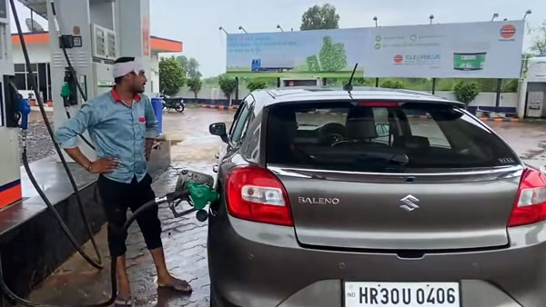உங்க காசு கரி ஆகுது... கார் 1 மணி நேரம் ஐட்லிங்கில் இருந்தால் எவ்வளவு பெட்ரோலை குடிக்கும் தெரியுமா?
