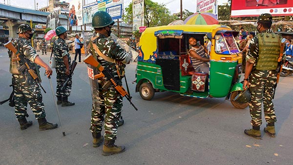 சைக்கிளில் தெரு தெருவாக டீ விற்கும் நிலைக்கு தள்ளிய ஊரடங்கு... இவர் யார்னு தெரிஞ்சா வருத்தப்படுவீங்க
