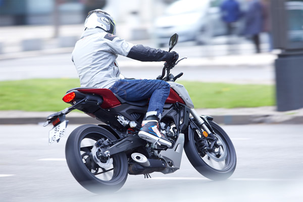 வேகமாக தயாராகிவரும் ஹோண்டாவின் எலக்ட்ரிக் பைக்... சிபி125ஆர்-ன் அடிப்படையில் உருவாகுகிறது...!
