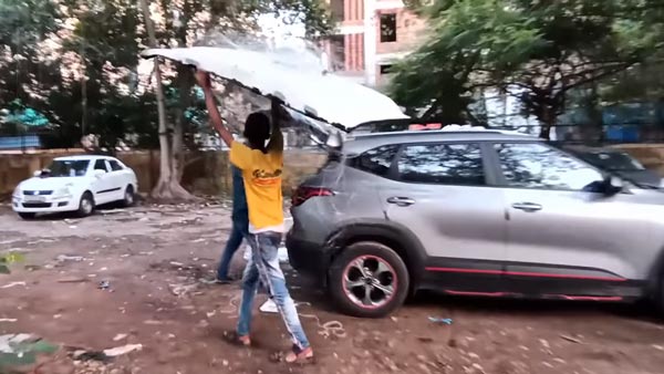சாலையில் மிதக்கும் விண்வெளி கப்பலாக மாறிய கார்! ரோல்ஸ் ராய்ஸ் காரை மிஞ்சும் அழகு... அசத்தும் செல்டோஸ்!