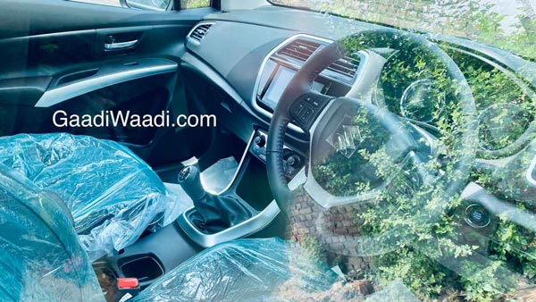 டீலர்ஷிப்களில் மாருதி எஸ்-க்ராஸ் மாடலின் 1.5 லிட்டர் பெட்ரோல் வேரியண்ட்... விற்பனை எப்போது ஆரம்பம்?