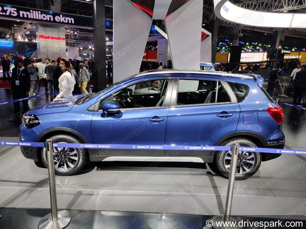 டீலர்ஷிப்களில் மாருதி எஸ்-க்ராஸ் மாடலின் 1.5 லிட்டர் பெட்ரோல் வேரியண்ட்... விற்பனை எப்போது ஆரம்பம்?
