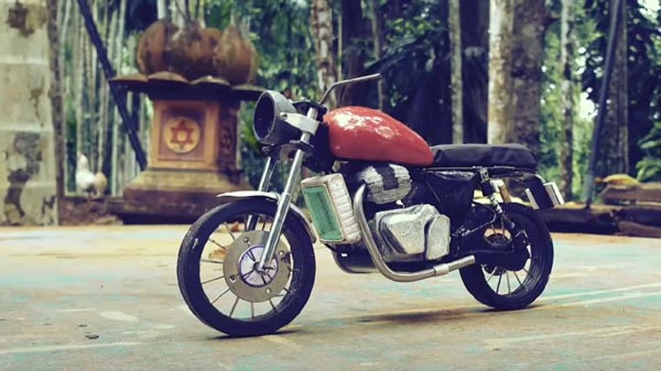 எந்திரம் உதவியின்றி கைகளினாலயே உருவாக்கப்பட்ட ராயல் என்ஃபீல்டு மினி பைக்... திறமைமிக்க இந்திய இளைஞர்!