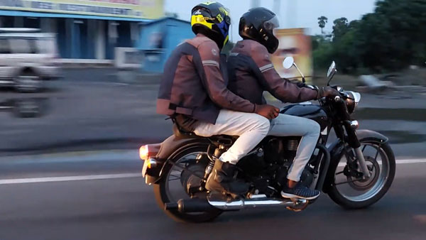 புதியதாக 650சிசி பைக்கை உருவாக்கும் பணியில் ராயல் என்பீல்டு... கிளாசிக் 350-க்கு அப்டேட் வெர்சன்...