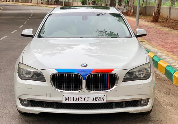 முன்னணி நடிகரின் கார் செகண்ட் ஹேண்ட் மார்க்கெட்டில் விற்பனைக்கு வந்தது... விலை எவ்வளவு தெரியுமா?