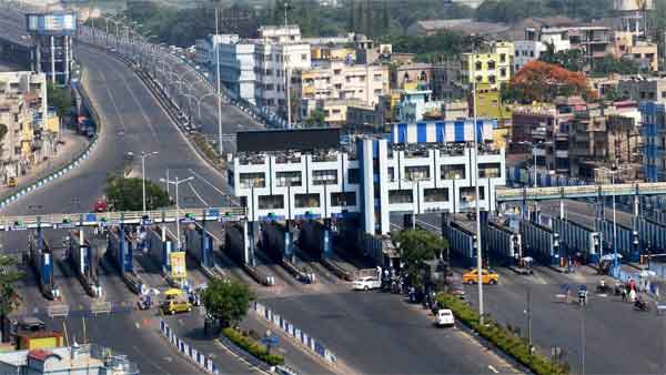 இப்போ இருக்க நிலைமைல இது வேறயா? தமிழக டோல்கேட்களில் கட்டணம் உயருது... எவ்ளோனு தெரிஞ்சா கோவப்படுவீங்க