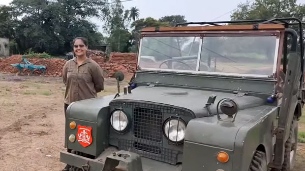 70 ஆண்டு பழமையான முதல் லேண்ட் ரோவர் டிஃபெண்டர்... தனியாளாக ஓட்டி அசத்திய இளம்பெண்...
