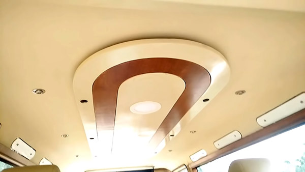 கொரோனா பரவலுக்கு முன்பே சமூக இடைவெளியுடன் தாயாரன டிராவல்லர்... தமிழகத்தில் நிகழ்ந்த ஆச்சரியம்?
