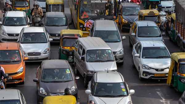 வீட்டில் இருந்து ஸ்டேஷனுக்கு சைக்கிளில் வரும் போலீஸ்காரர்... எவ்வளவு தூரம்னு தெரிஞ்சா அசந்திருவீங்க