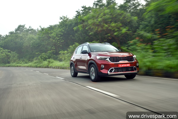 கியா சொனெட் எஸ்யூவியின் வேரியண்ட் வாரியாக வசதிகள்... எது உங்களுக்கு சரியா இருக்கும்னு பார்த்துக்கோங்க?