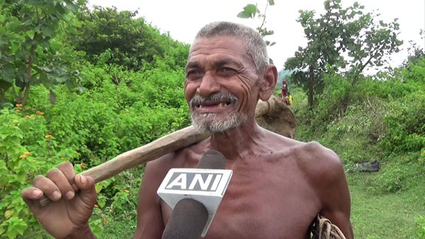 தொழிலதிபர்னா இப்படி இருக்கனும்... ஏழை விவசாயியை ஆச்சரிய பரிசால் மகிழ வைக்கும் ஆனந்த் மஹிந்திரா?