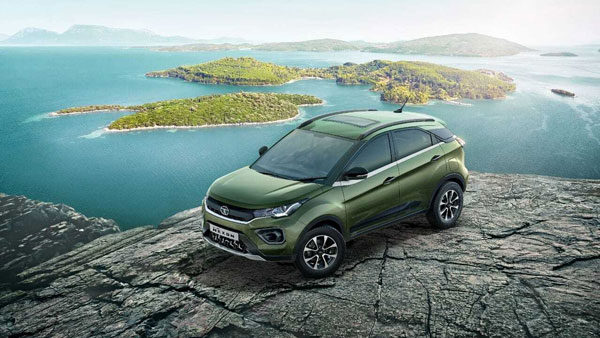 எலெக்ட்ரிக் சன்ரூஃப் வசதியுடன் விலை குறைவான டாடா நெக்ஸான் எஸ்யூவி அறிமுகம்!