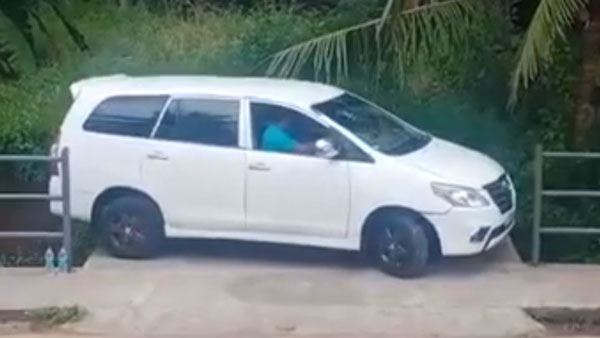காரை எப்படி பார்க் செய்வதுனு இவருகிட்ட கத்துக்கோங்க... ஆனா, மிஸ் ஆச்சுன காரோட கத குளோஸ்தான்..!