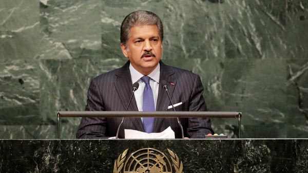 புத்தகம் படிக்கும் ஆசை இல்லாதவர்களைக்கூட இந்த நூலகம் கவர்ந்திழுக்கும்... ஆனந்த் மஹிந்திரா பகிர்ந்த புகைப்படம்!!