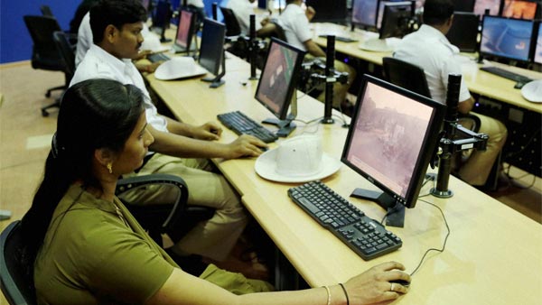 டிராபிக் ரூல்ஸ் மீறுபவர்களை வெச்சு செய்யும் போலீஸ்... 15,000 பேர் கொண்ட லிஸ்ட் ரெடி! சம்பவம் இருக்கு