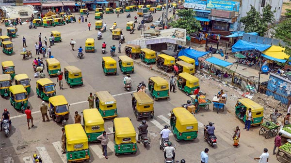 டிராபிக் ரூல்ஸ் மீறுபவர்களை வெச்சு செய்யும் போலீஸ்... 15,000 பேர் கொண்ட லிஸ்ட் ரெடி! சம்பவம் இருக்கு