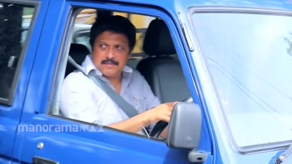 20 வருடம் ஆன பின்னரும் பக்கா கண்டிஷன்... டொயோட்டா குவாலிஸ் காரை உயிருக்கு உயிராக நேசிக்கும் எம்எல்ஏ
