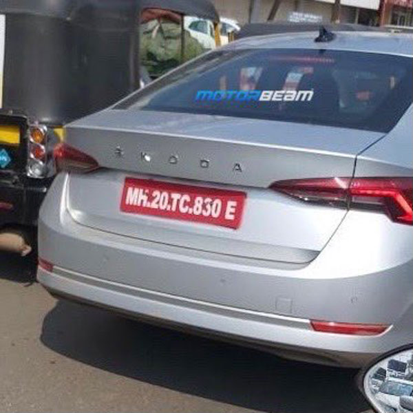 மறைப்பு எதுவுமில்லாமல் புதிய தலைமுறை ஸ்கோடா ஆக்டேவியா சோதனை- அடுத்த ஆண்டு அறிமுகம்