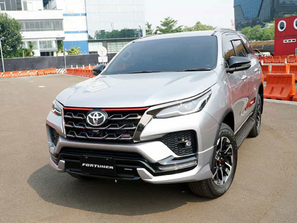 புதிய டொயோட்டா ஃபார்ச்சூனர் ஃபேஸ்லிஃப்ட் காரின் டிஆர்டி ஸ்போர்டிவோ வெர்சன், இந்தோனிஷியாவில் வெளியீடு