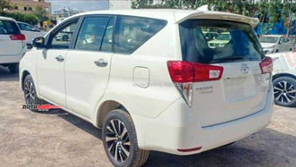 டீலர்ஷிப் வளாகத்திற்குள் காட்சியளித்த 2021 டொயோட்டா இன்னோவா க்ரிஸ்டா!! அறிமுகத்திற்கு தயாராகுகிறதா?