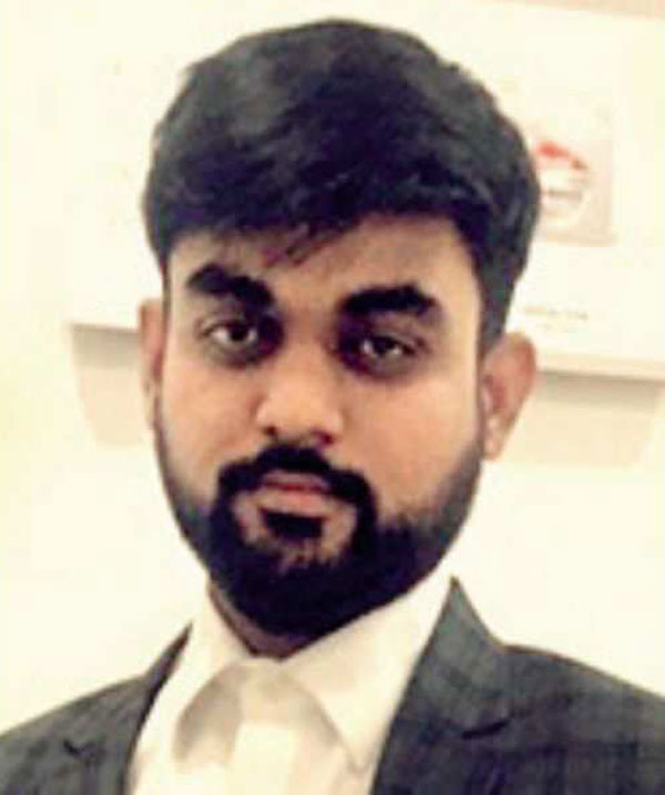 ஜேம்ஸ் பாண்டின் தீவிர ரசிகராம்... 34 லட்ச ரூபாயை அசால்டாக வாரி இறைத்த இளைஞர்... வாயடைத்துபோன உறவினர்கள்...
