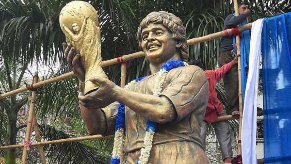 மரடோனாவின் ஃபெராரி எஃப்40 காருக்கு பின்னால் இப்படியொரு கதை இருக்கா!! அவர் பயன்படுத்திய வாகனங்கள்...