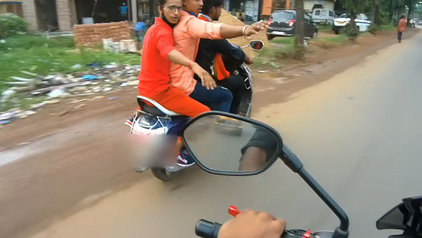 ஓட்டி பாக்கணும்... ஸ்போர்ட்ஸ் பைக் ரைடரிடம் தகராறு செய்த இளைஞர்கள்... போலீஸை அழைத்ததும் நடந்த காமெடி