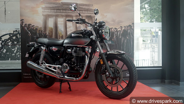 ராயல் என்பீல்டு கிளாசிக் 350 பைக்கிற்கு சவாலாக மாறுமா ஹைனெஸ் சிபி350? அக்டோபர் விற்பனை ஒப்பீடு!