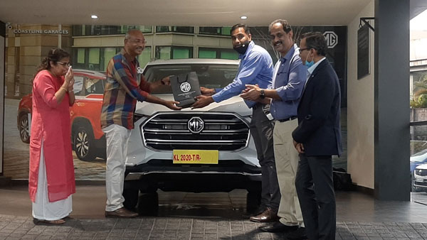 தொடங்கியது எம்ஜி குளோஸ்டர் எஸ்யூவியின் டெலிவரி பணி... வெடவெடத்து நிற்கும் டொயோட்டா ஃபார்ச்சூனர்...