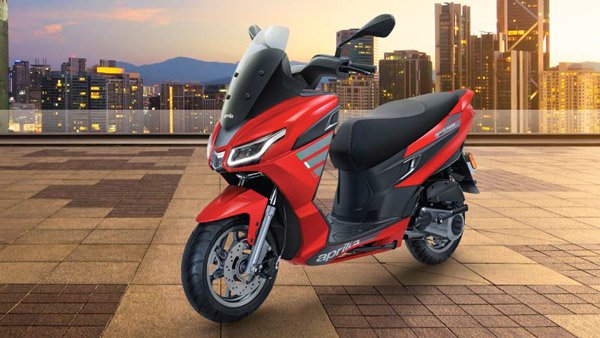 மேக்ஸி-ஸ்கூட்டருன்னா இப்படி இருக்கனும்!! ஷோரூமில் அப்ரில்லா எஸ்எக்ஸ்ஆர் 160...